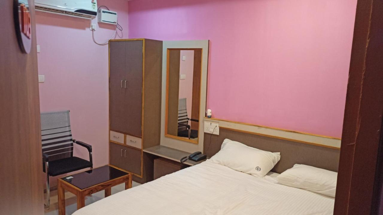 Aarthi Residency Hotel Karaikkudi Ngoại thất bức ảnh