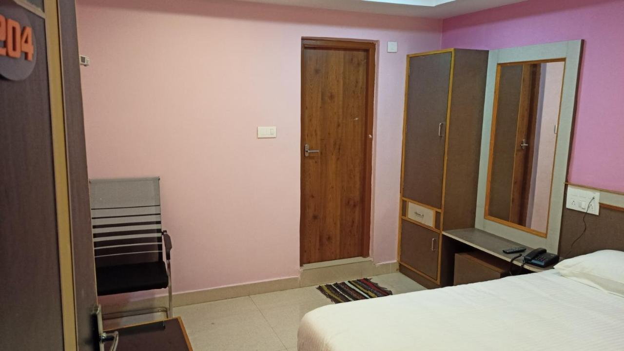 Aarthi Residency Hotel Karaikkudi Ngoại thất bức ảnh