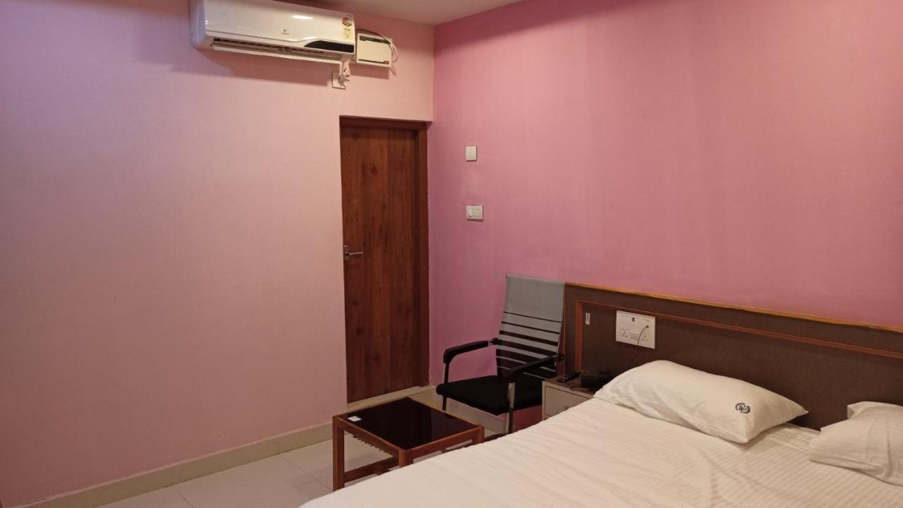 Aarthi Residency Hotel Karaikkudi Ngoại thất bức ảnh