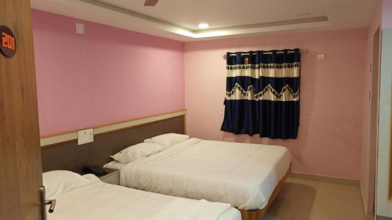 Aarthi Residency Hotel Karaikkudi Ngoại thất bức ảnh