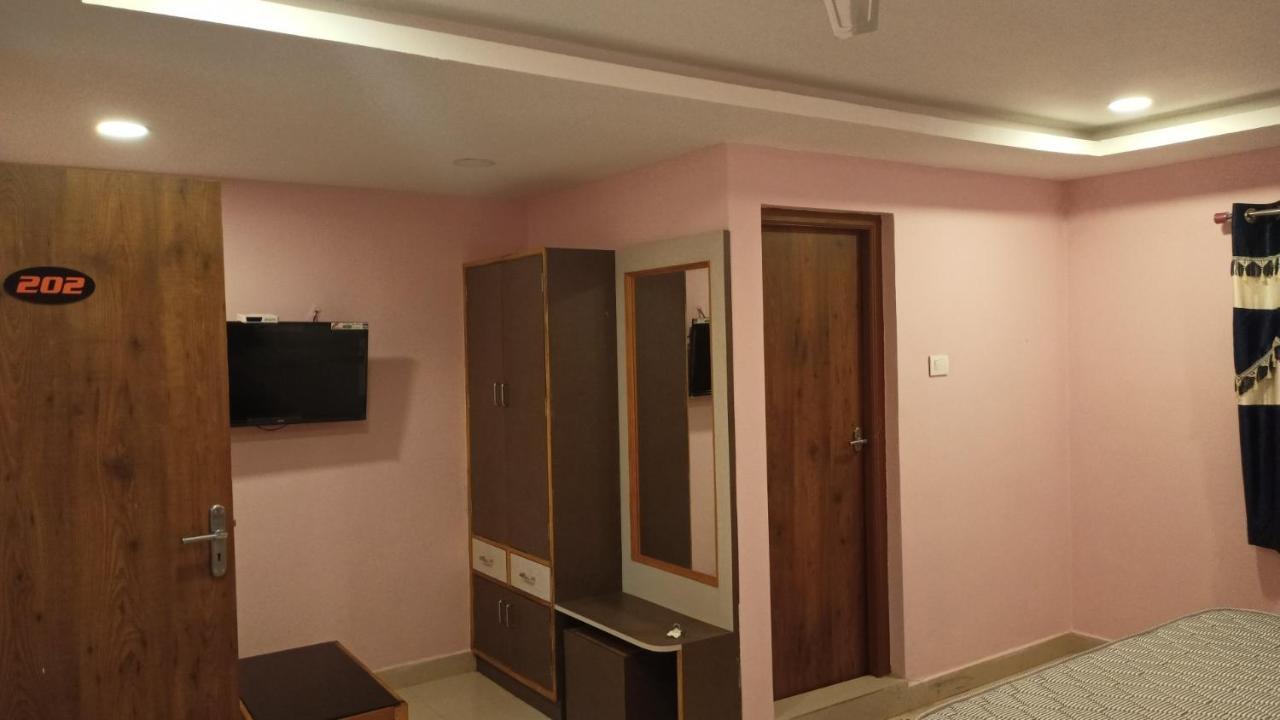 Aarthi Residency Hotel Karaikkudi Ngoại thất bức ảnh